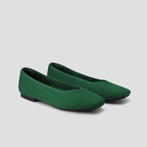 VIVAIA/ Square-Toe V-Cut Flats Sz 39